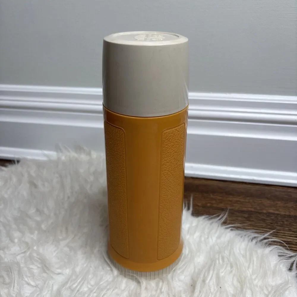 Vintage Thermos King Seeley Vacuum Bottle Harvest Gold / Beige Holds 16 oz CLEAN